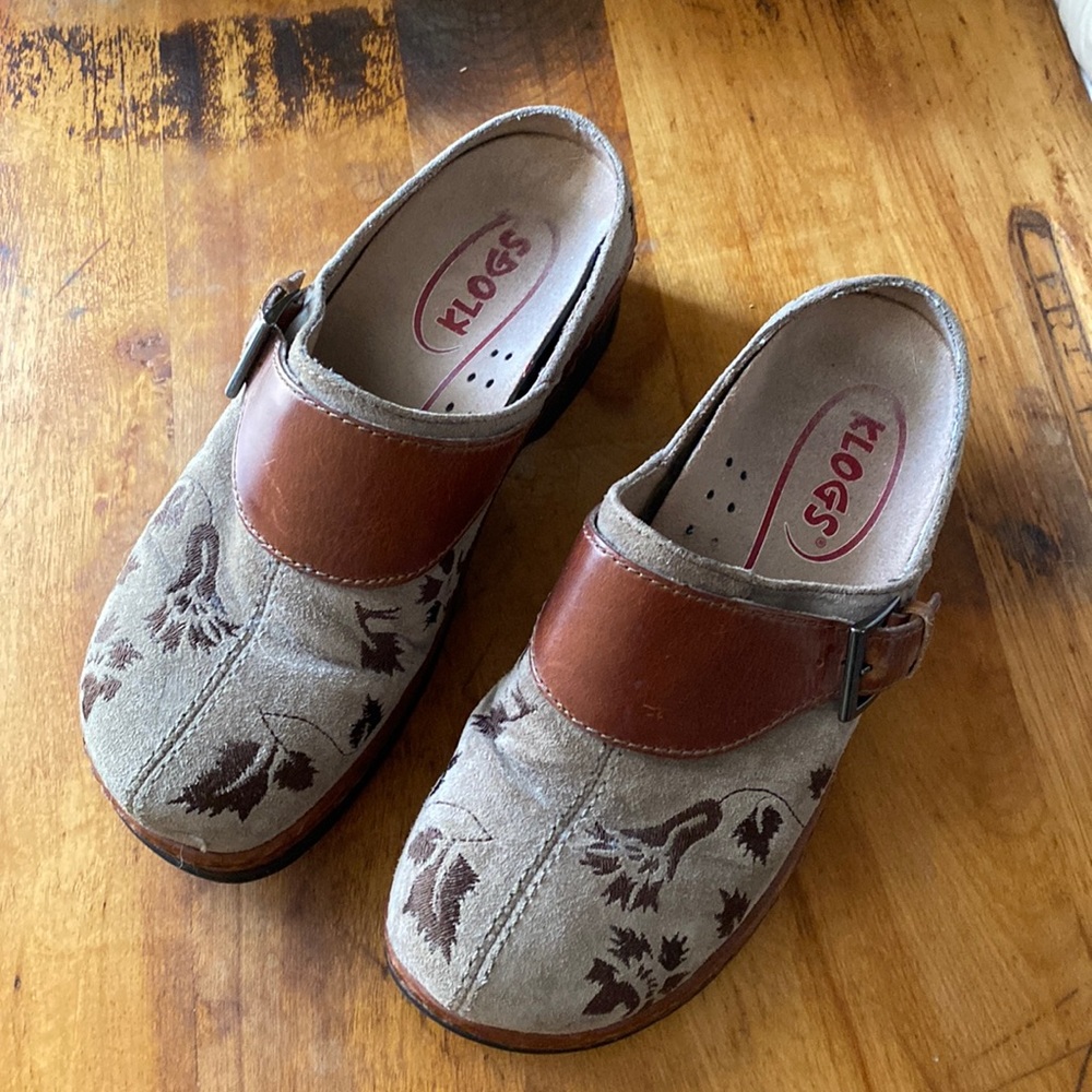Womens Klogs. Size 7.5W